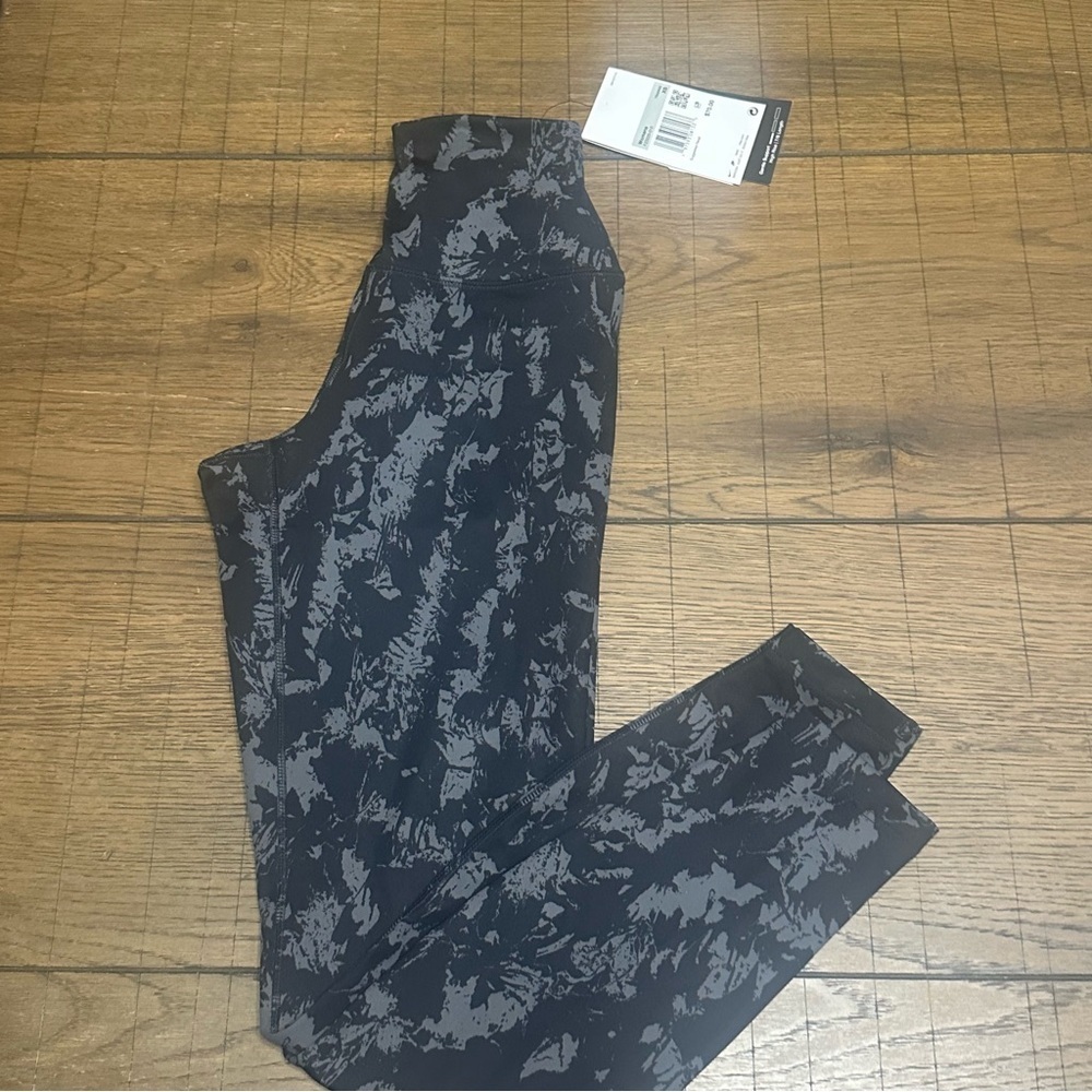 Nike Dri Fit 7/8th Leggings Black and Gray Patterned NWT XS